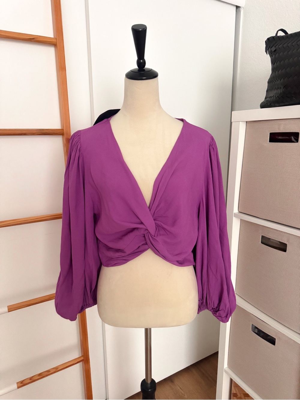 IORANE Purple Twist Front Long Balloon Sleeve Crop Top NWT Revolve